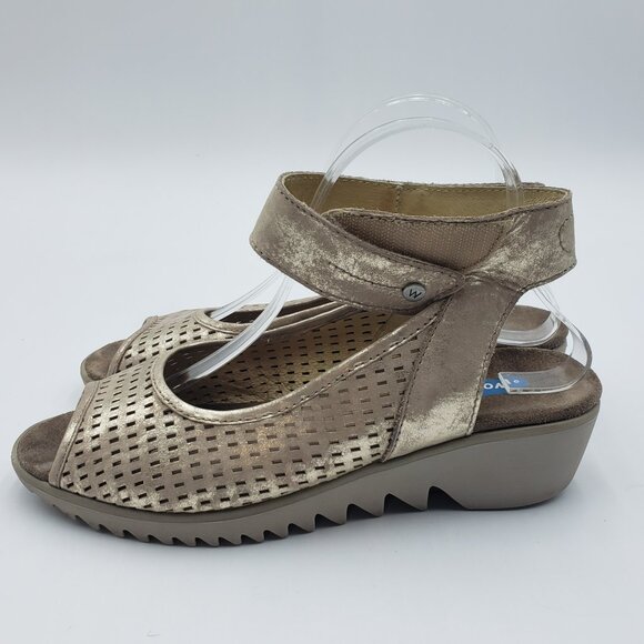 Wolky Ankle Strap Sandals 39 Womens Low Wedge Metallic Gold - Picture 2 of 9